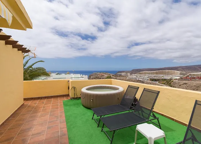 Private Solarium - Jacuzzi - Beach Views *