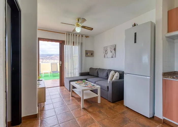 Private Solarium - Jacuzzi - Beach Views Моган