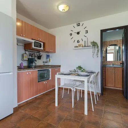 Private Solarium - Jacuzzi - Beach Views Lägenhet *