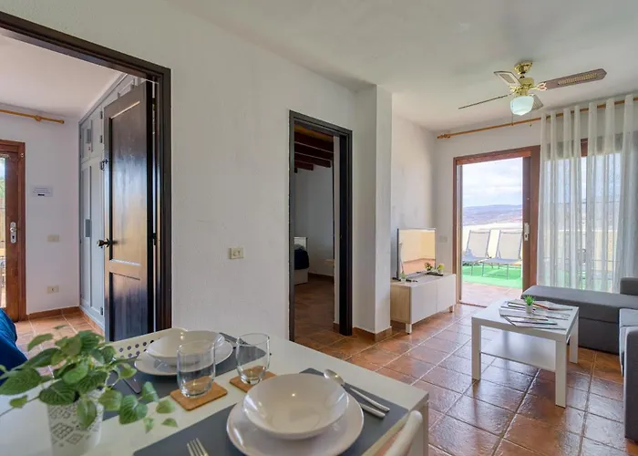 Private Solarium - Jacuzzi - Beach Views