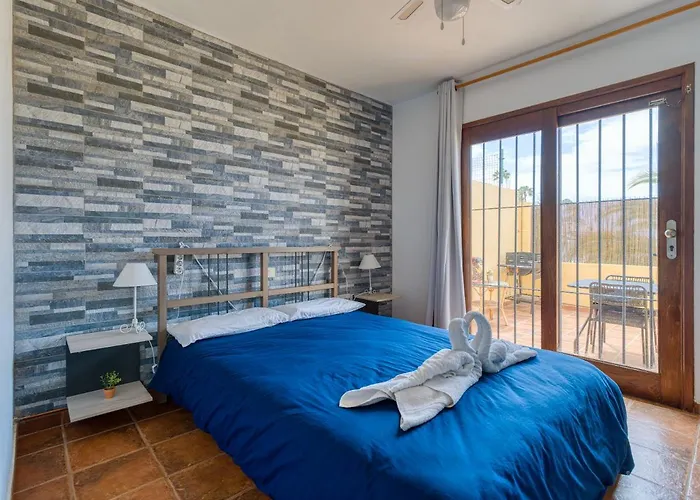 Private Solarium - Jacuzzi - Beach Views Mogán