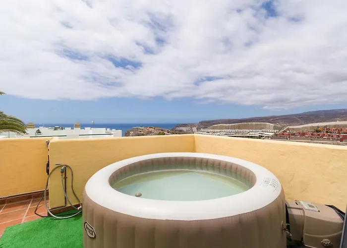 Private Solarium - Jacuzzi - Beach Views
