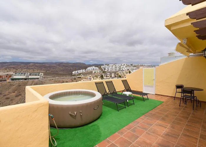 Private Solarium - Jacuzzi - Beach Views