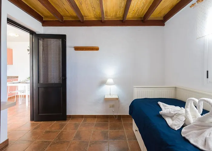 Private Solarium - Jacuzzi - Beach Views *